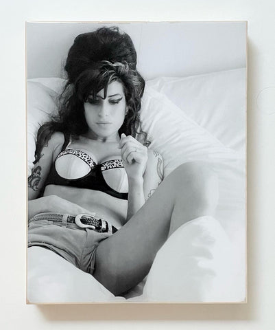 AMY WINEHOUSE  - in the sheets