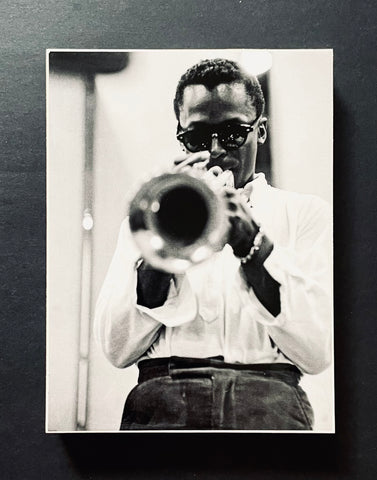 MILES DAVIS - on the horn